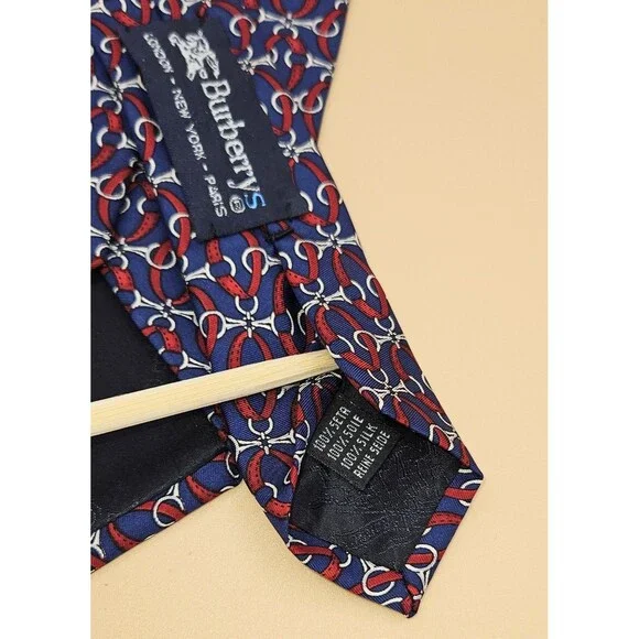 Vintage Burberry’s Silk Tie Navy Red Ring-Link Silk Necktie Luxury Accessory - Picture 6 of 9